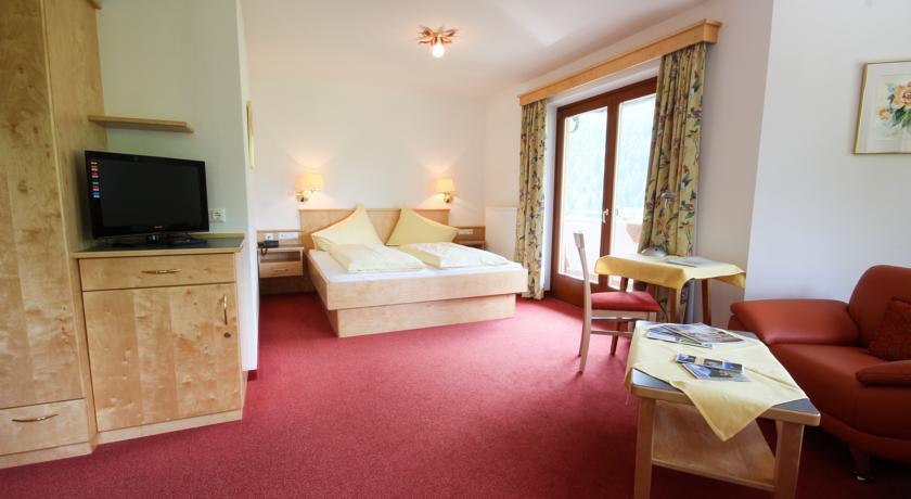 Hotel Garni Sonnblick Bad Kleinkirchheim Room photo